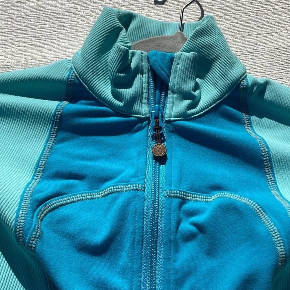 Lululemon Zip Down Slit Back Blue Jacket Shirt Womens Size  4 Stretch Casual Top